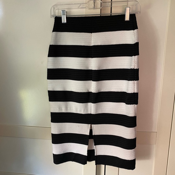 Express Black and White Striped MIDI Skirt - Picture 3 of 5